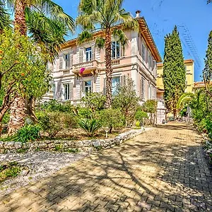 https://le-vendome.fr-provencehotel.com